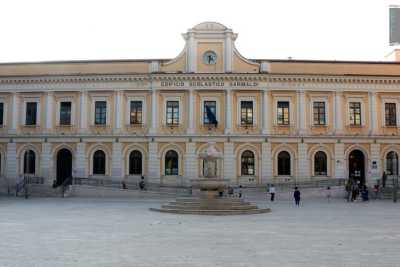 I 14 edifici scolastici pi� antichi di Bari: monumentali punti di riferimento cittadini
